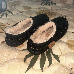 Men’s Black Faux Fur Lined Slippers